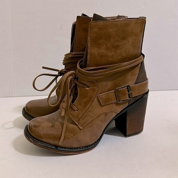Pierre Dumas Ravenna Brown Booties Size 7 with Inside Zipper - Picture 1 of 13
